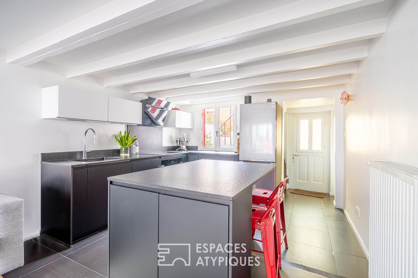 Maison de ville rénovée avec terrasse