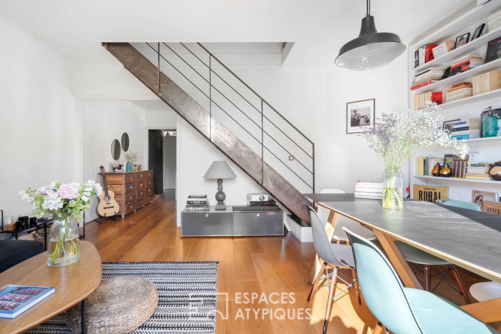 Duplex with courtyard near woods in Charenton Le Pont