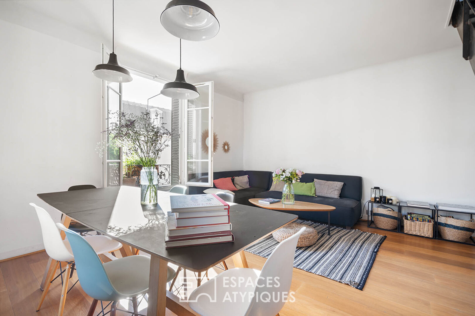 Duplex with courtyard near woods in Charenton Le Pont