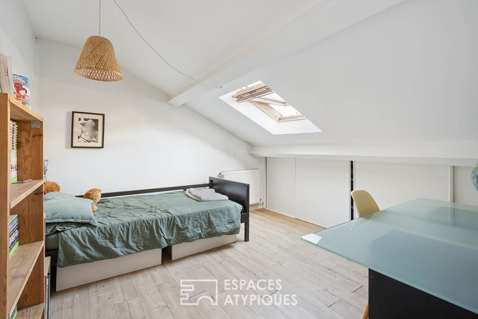 Duplex with courtyard near woods in Charenton Le Pont