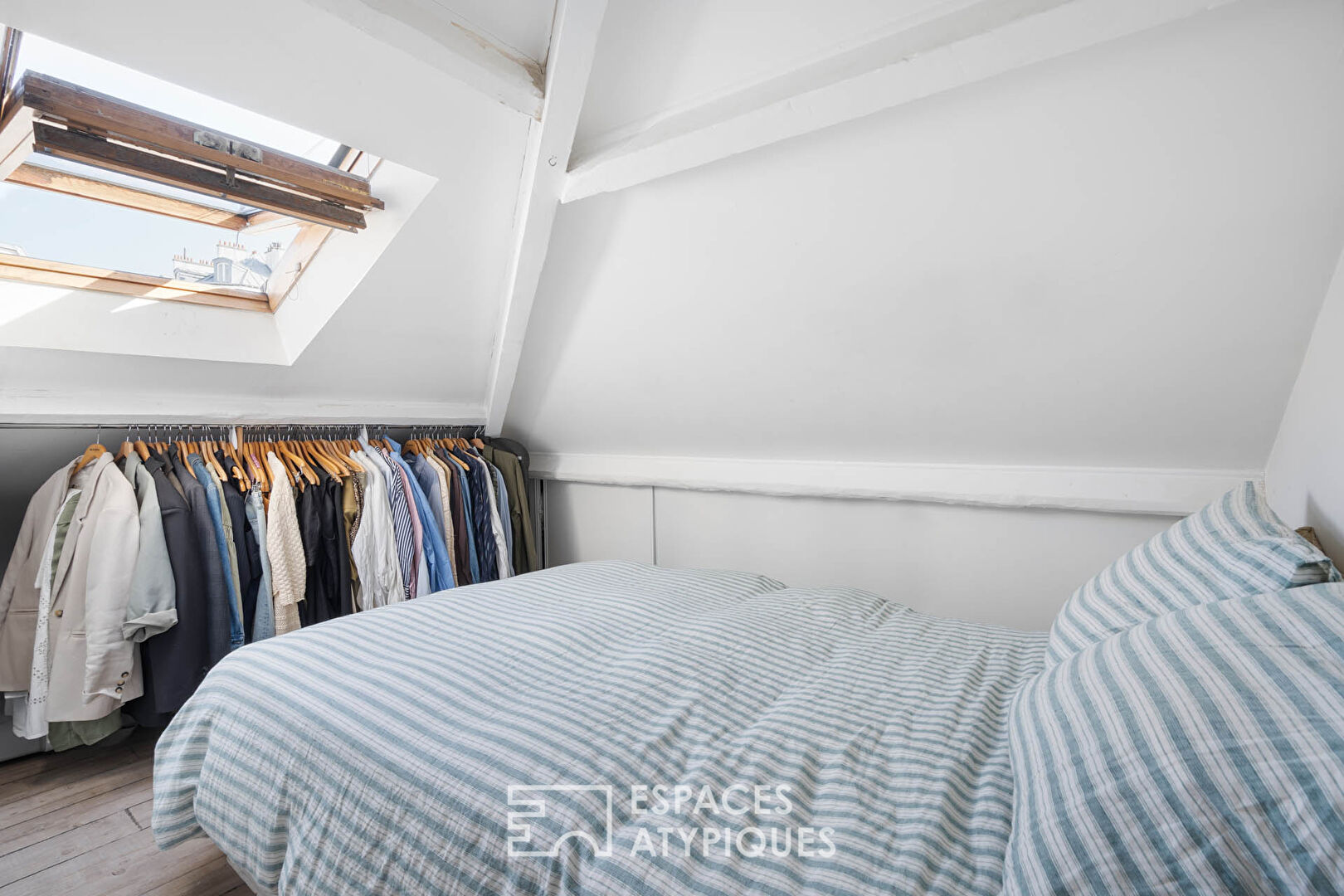 Duplex with courtyard near woods in Charenton Le Pont