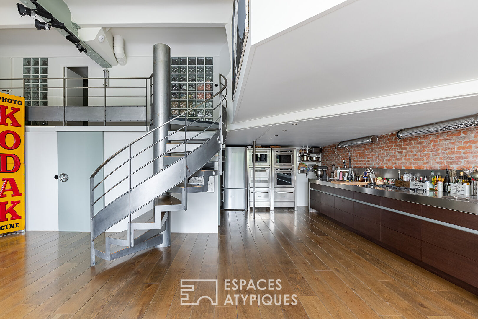 New-York loft in a charismatic factory