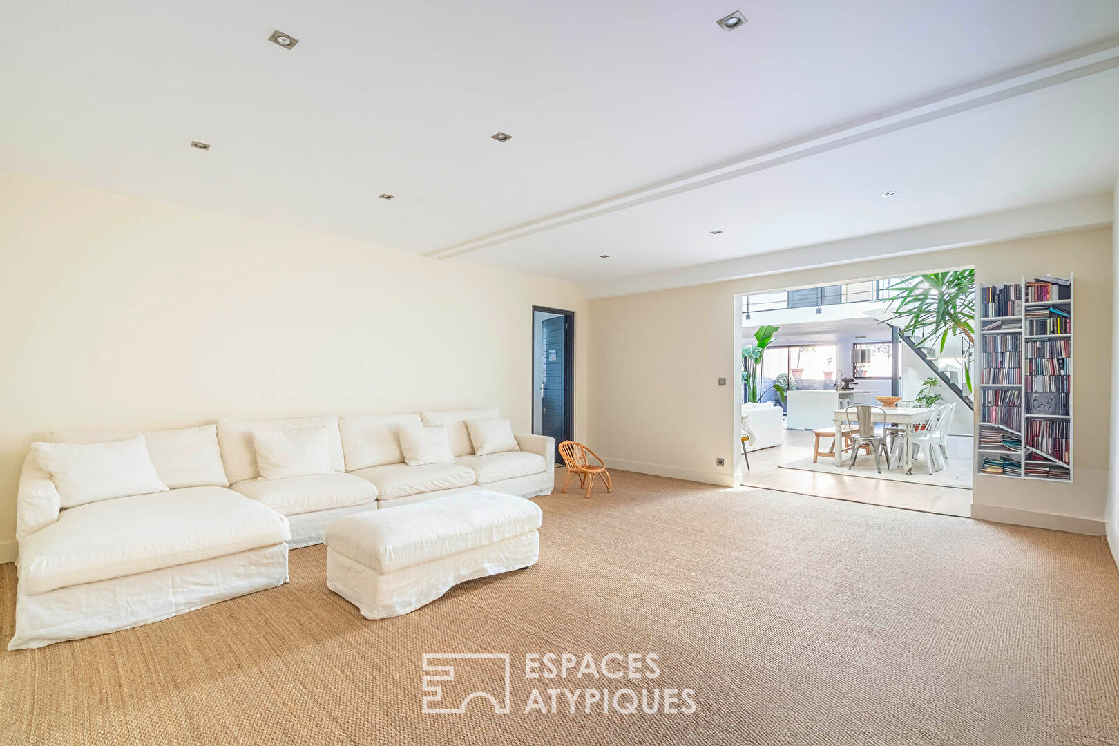 Maison Loft Méditerranéenne à Saint-Maur : Volumes et Lumière