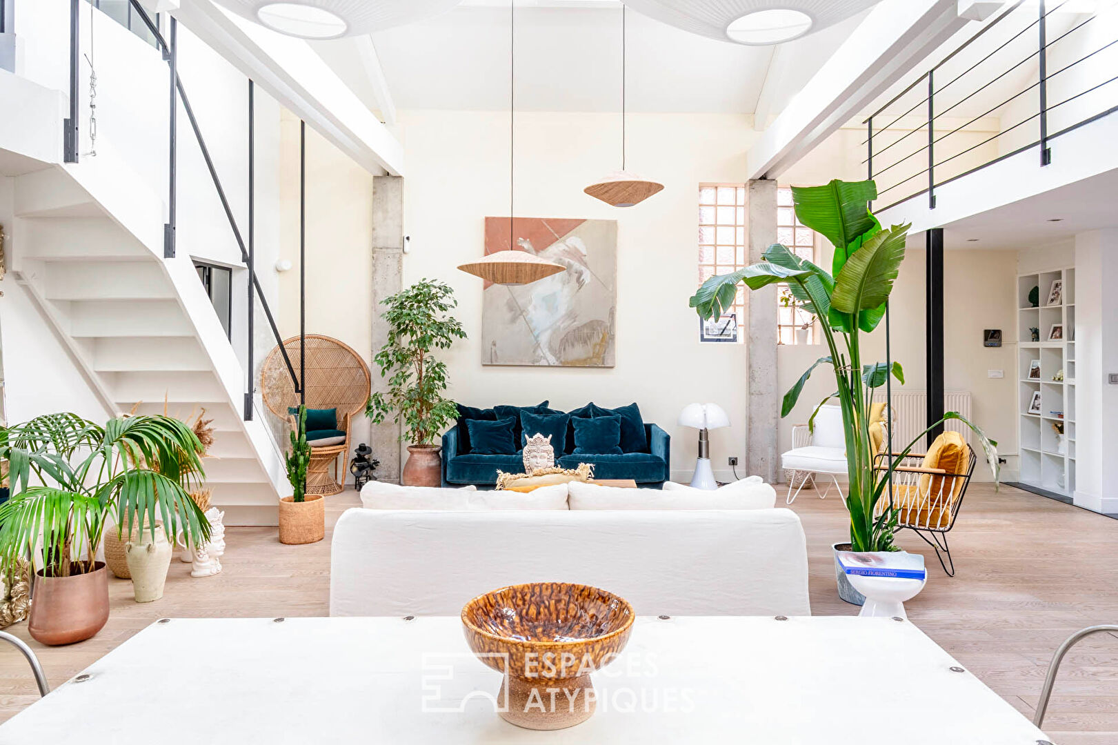 Maison Loft Méditerranéenne à Saint-Maur : Volumes et Lumière