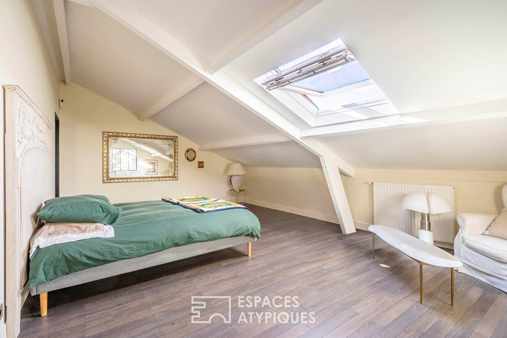 Maison Loft Méditerranéenne à Saint-Maur : Volumes et Lumière