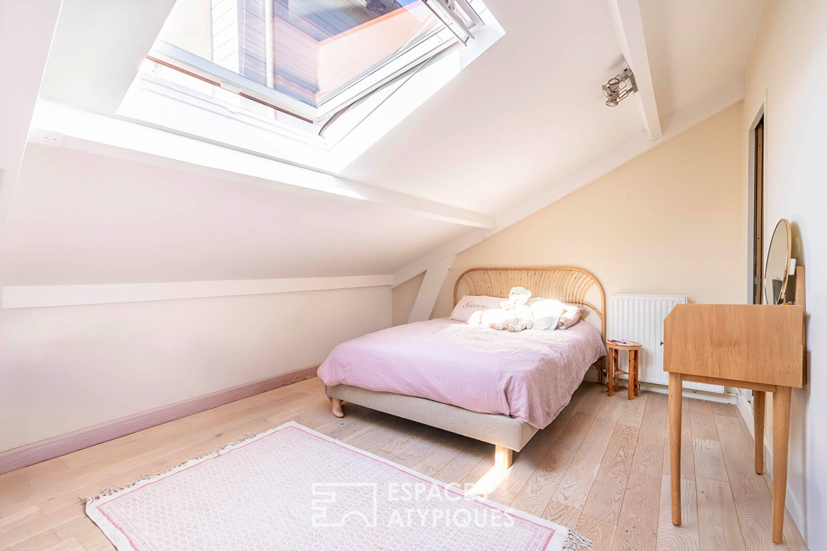 Maison Loft Méditerranéenne à Saint-Maur : Volumes et Lumière