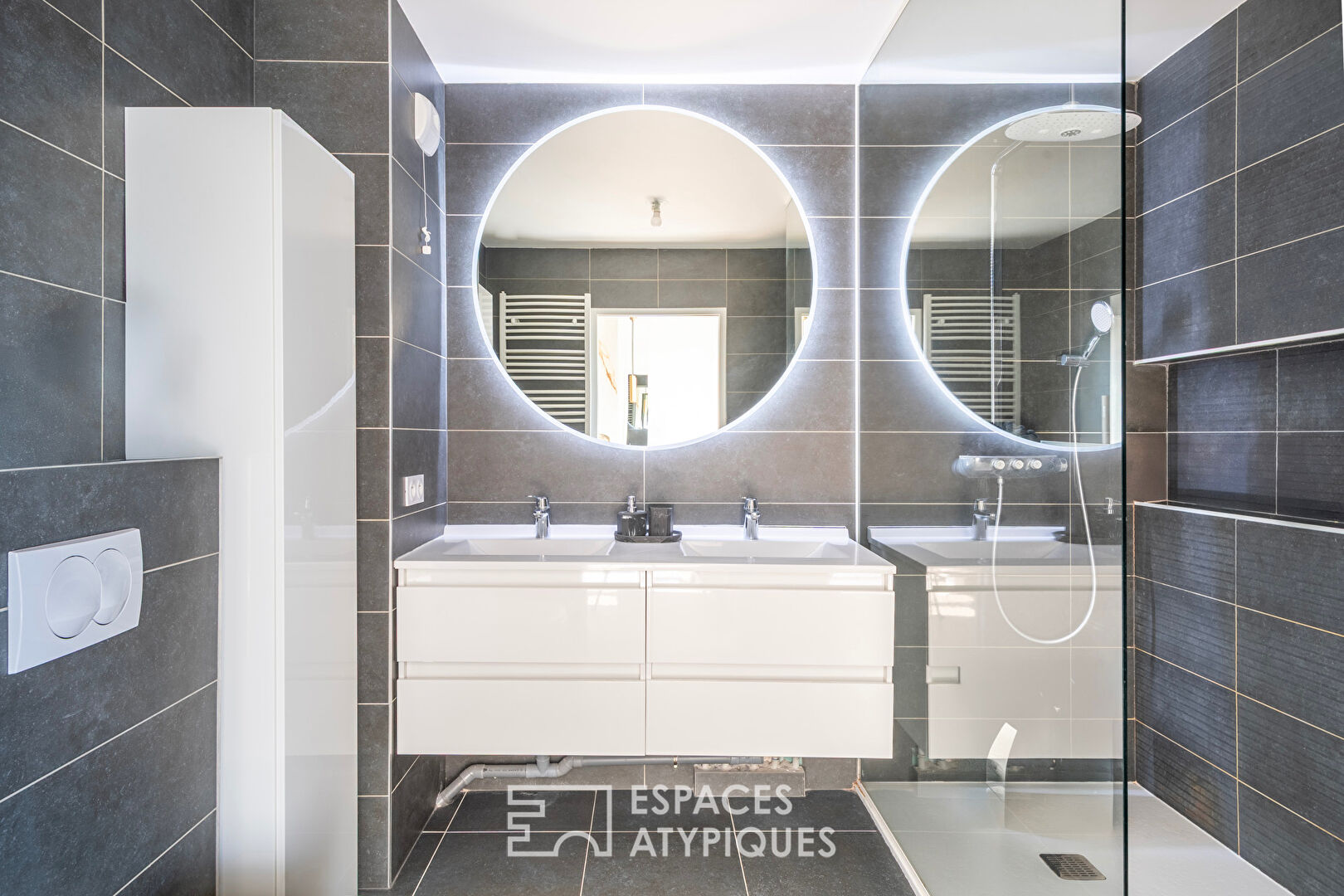 Sculptural Penthouse at the Gates of Paris, Between Sky and Elegance