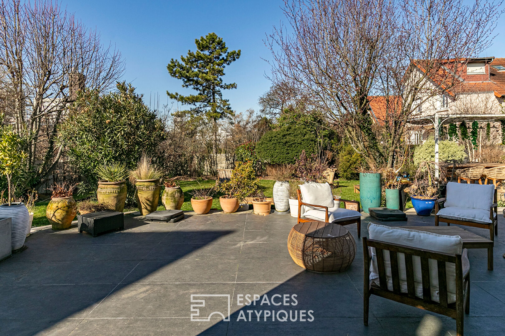 House with architect-designed extension and bucolic garden
