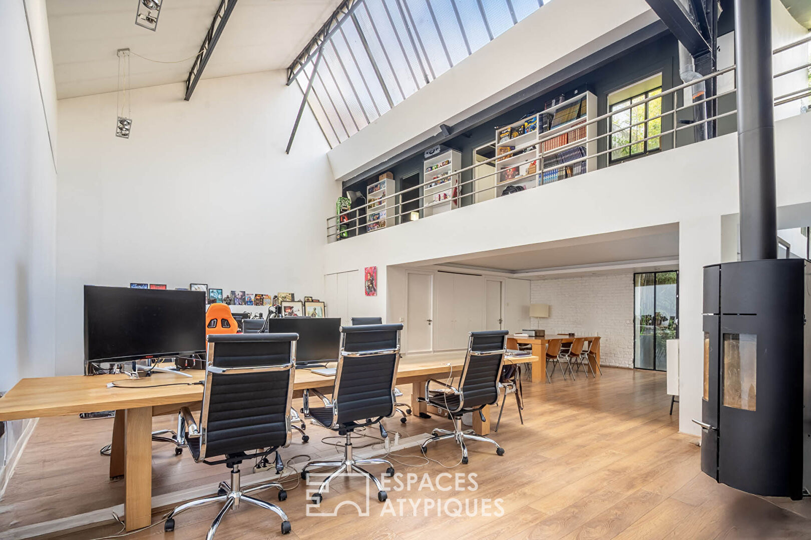 Loft industriel avec terrasse