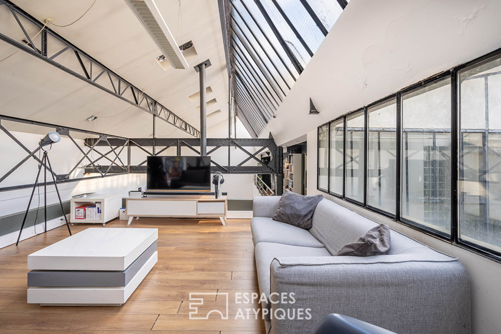 Loft industriel avec terrasse