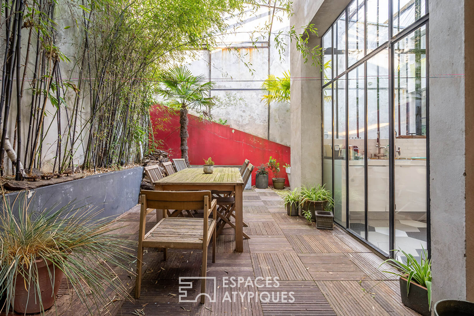 Loft industriel avec terrasse