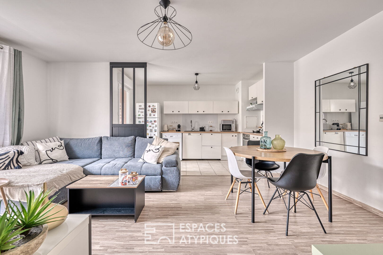 Apartment with terrace and balcony