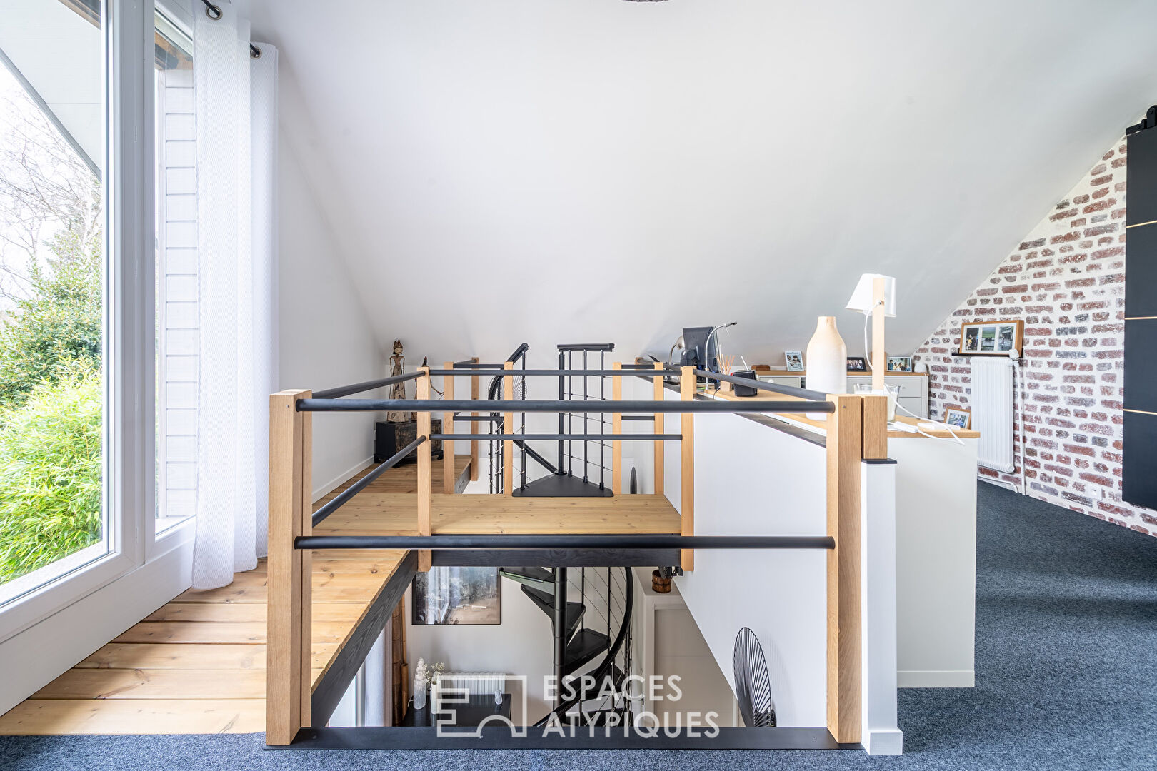 Loft-style house with garden