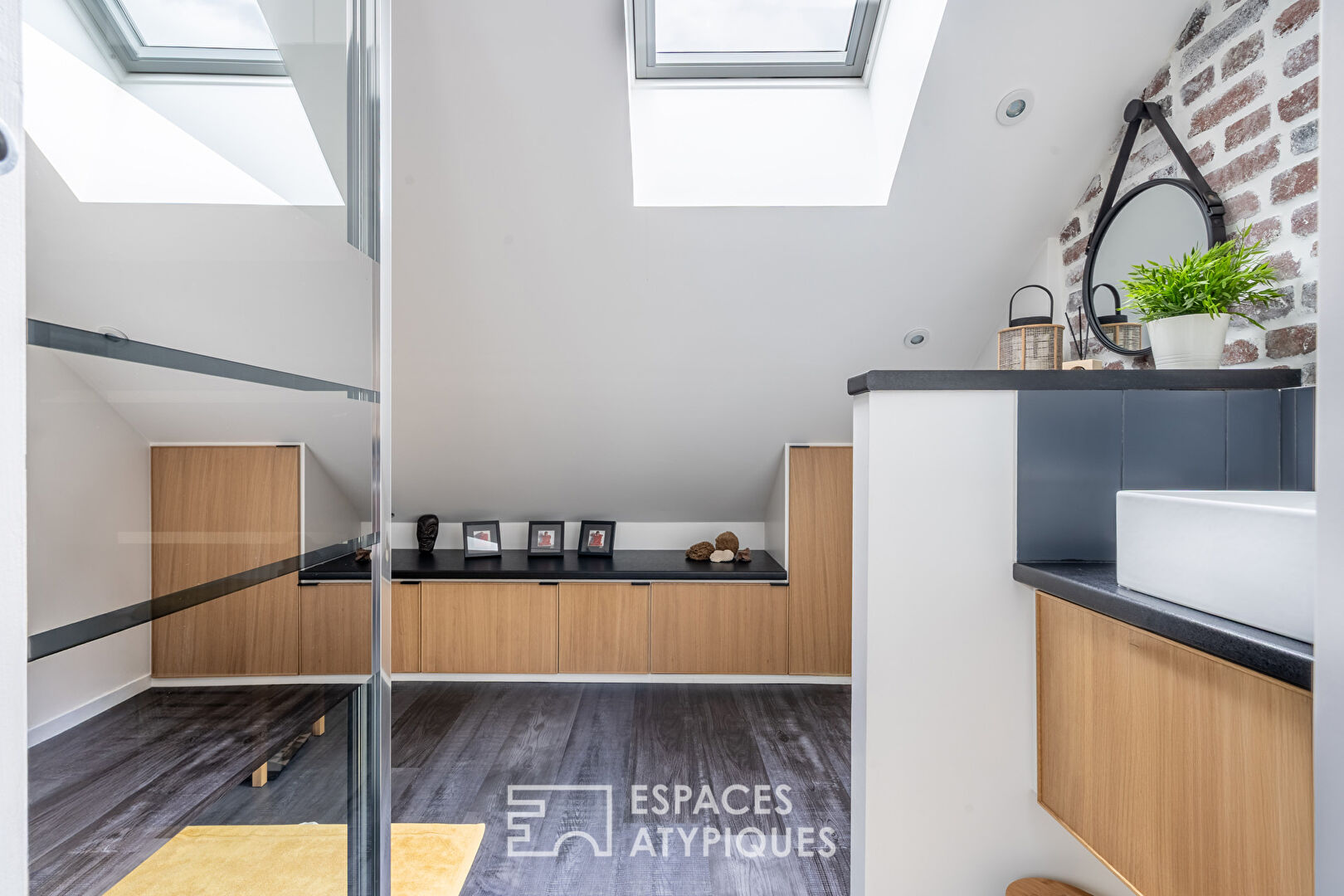 Loft-style house with garden