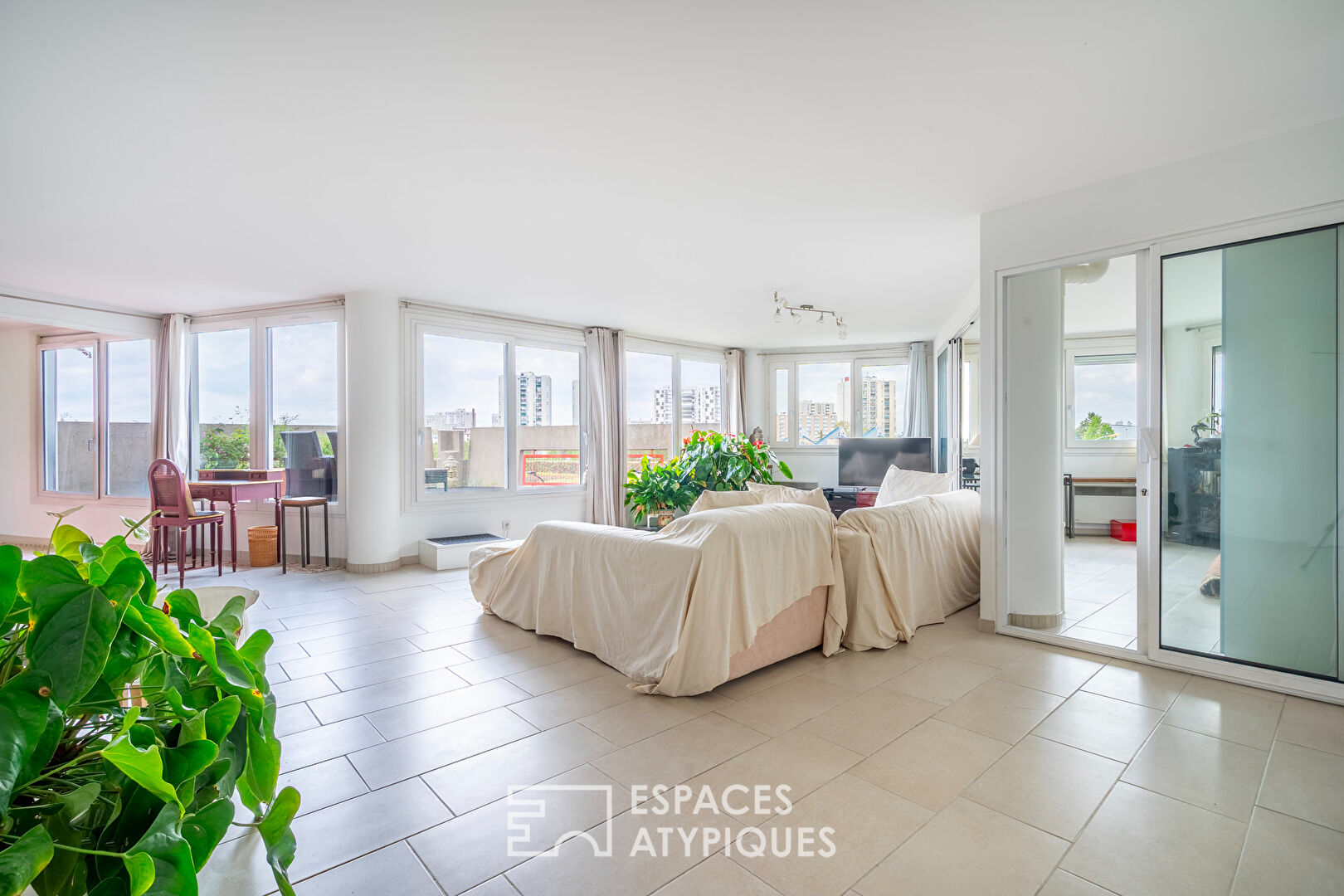 Apartment with terraces