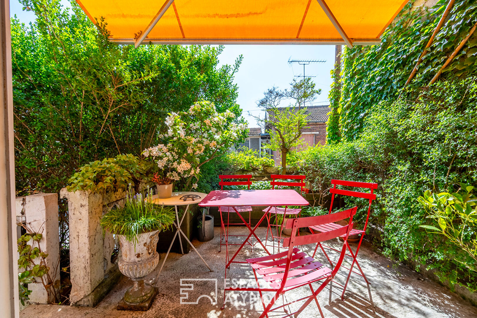Maison avec jardin et terrasse
