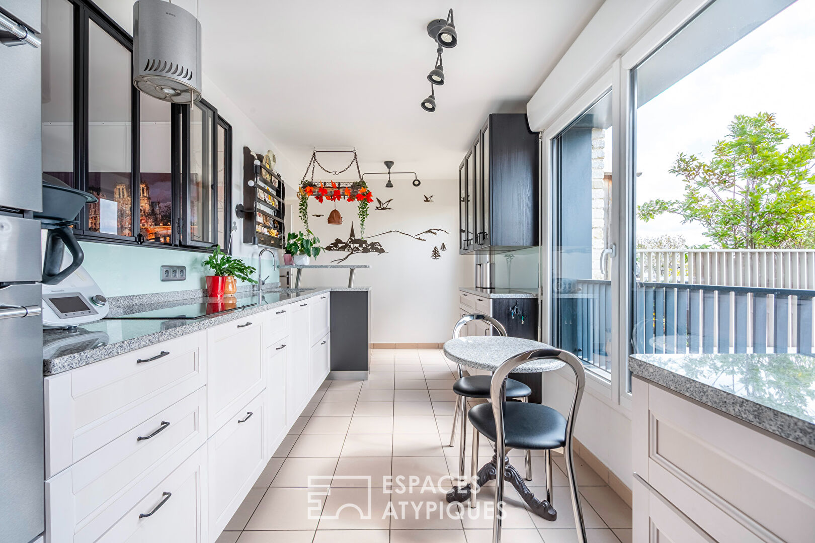 Apartment with terrace