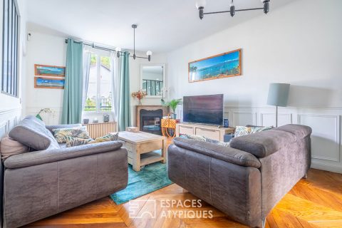 Maison familiale contemporaine avec jardin et dépendance