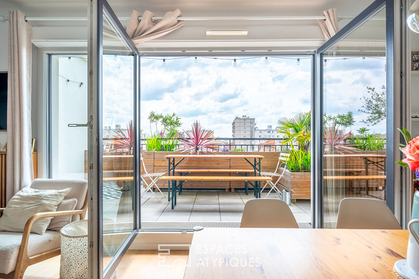Appartement en dernier étage avec terrasse et vue dégagée