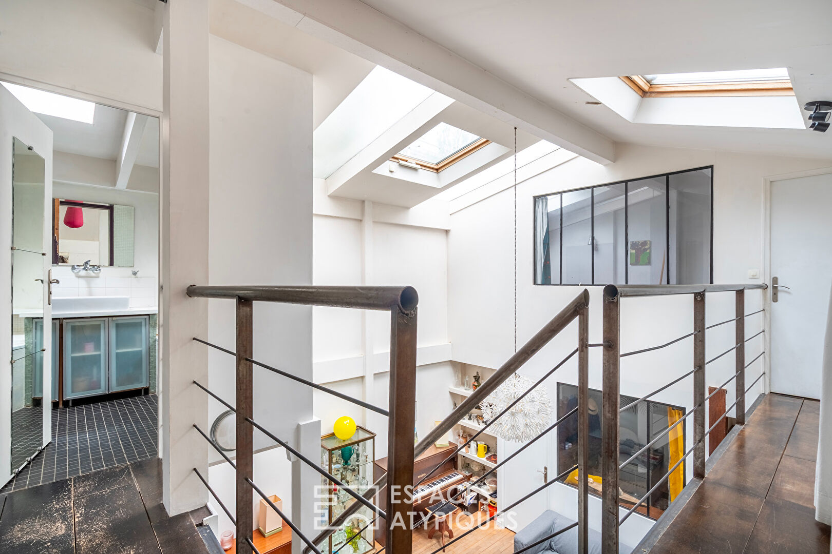 Maison style loft avec jardin