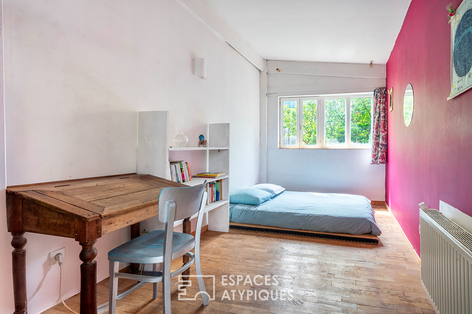 Maison style loft avec jardin