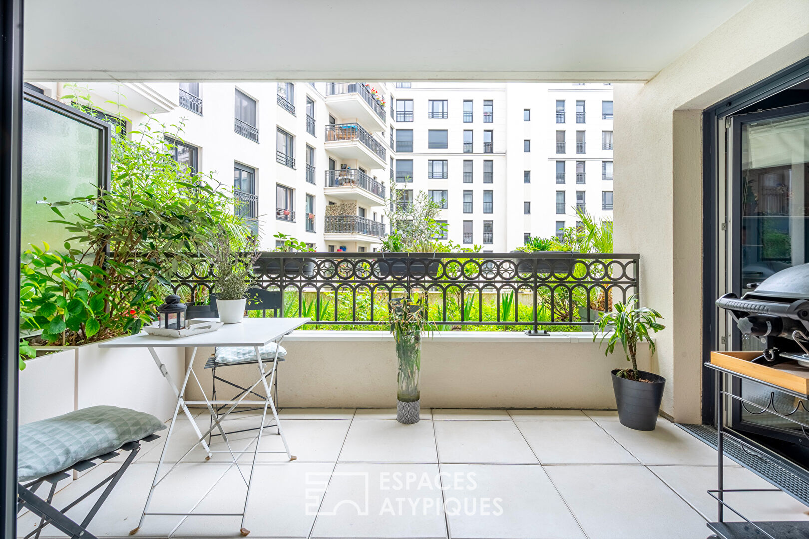 Apartment with terrace