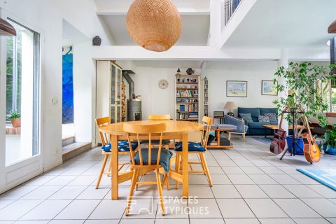 Maison avec patio et jardin