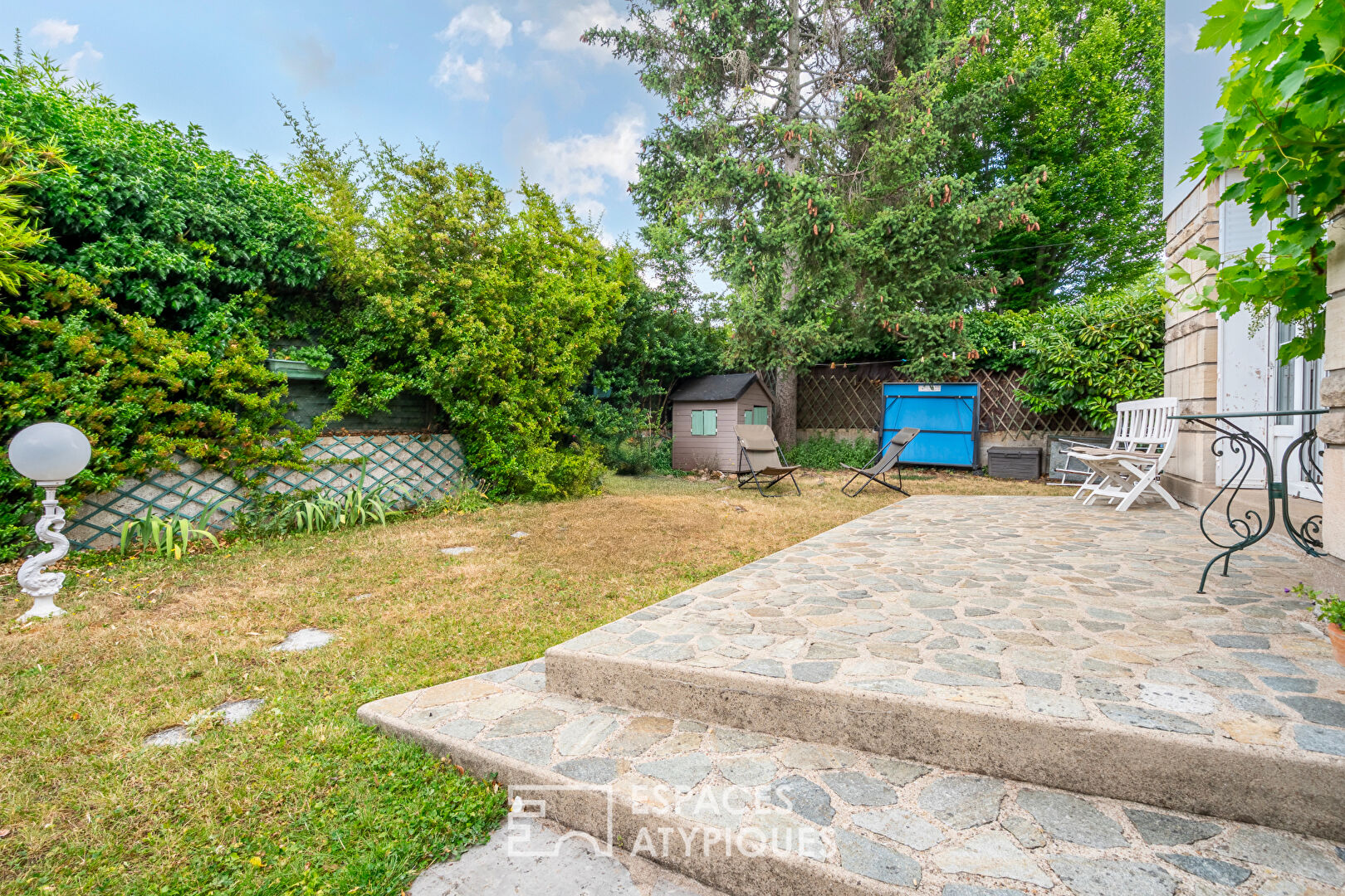 Maison d’architecte avec jardin paysagé