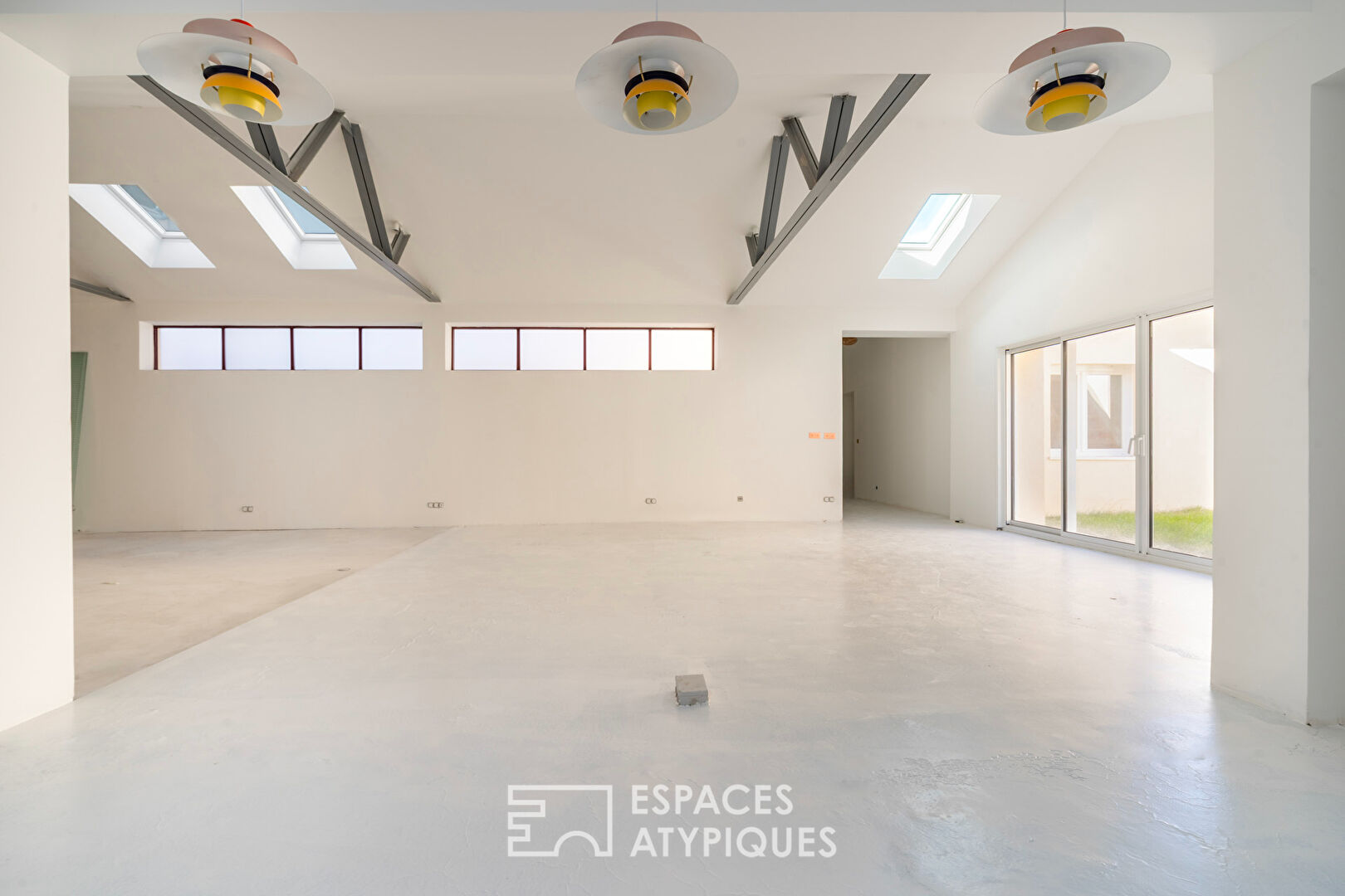 Loft à aménager avec jardin