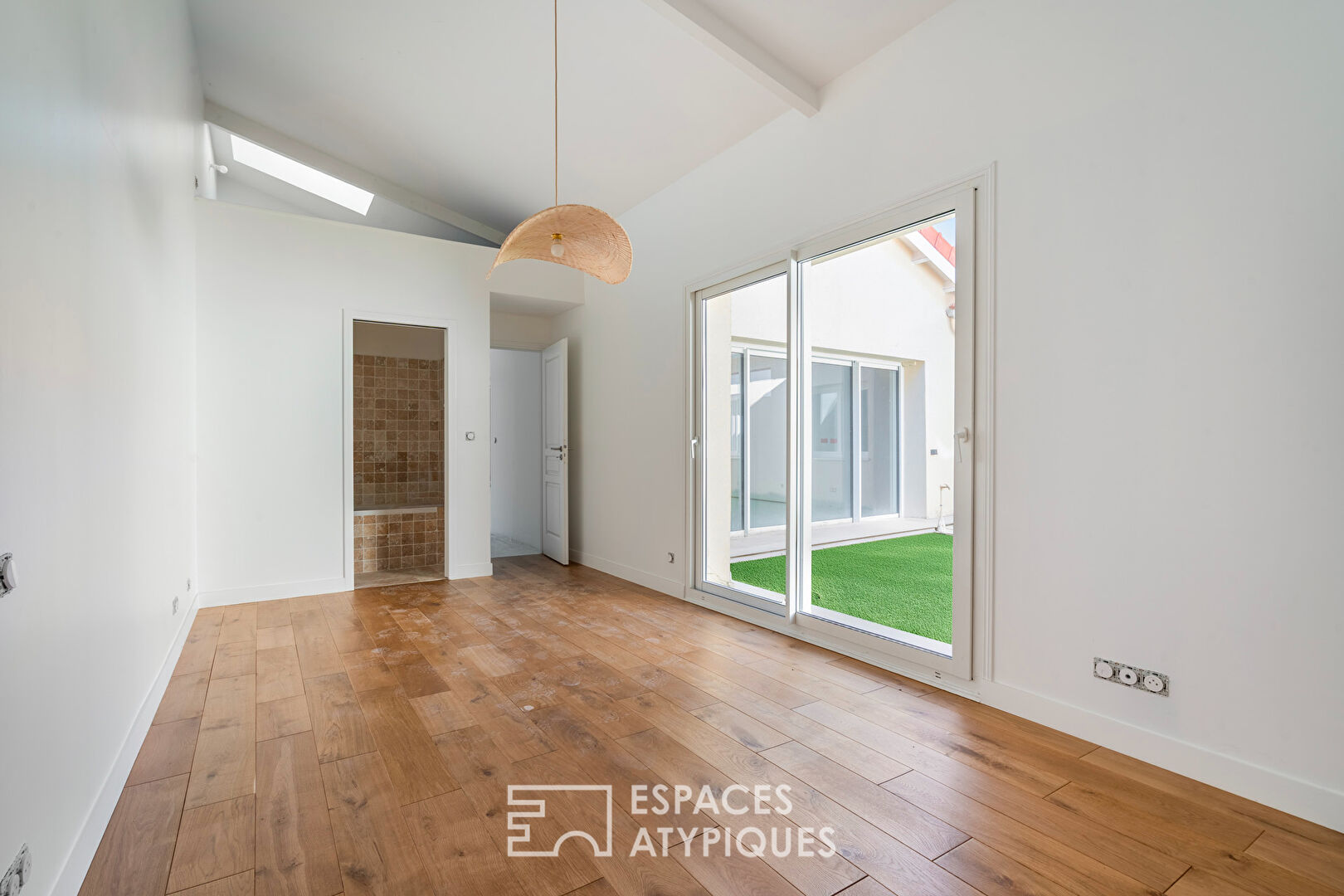 Loft à aménager avec jardin
