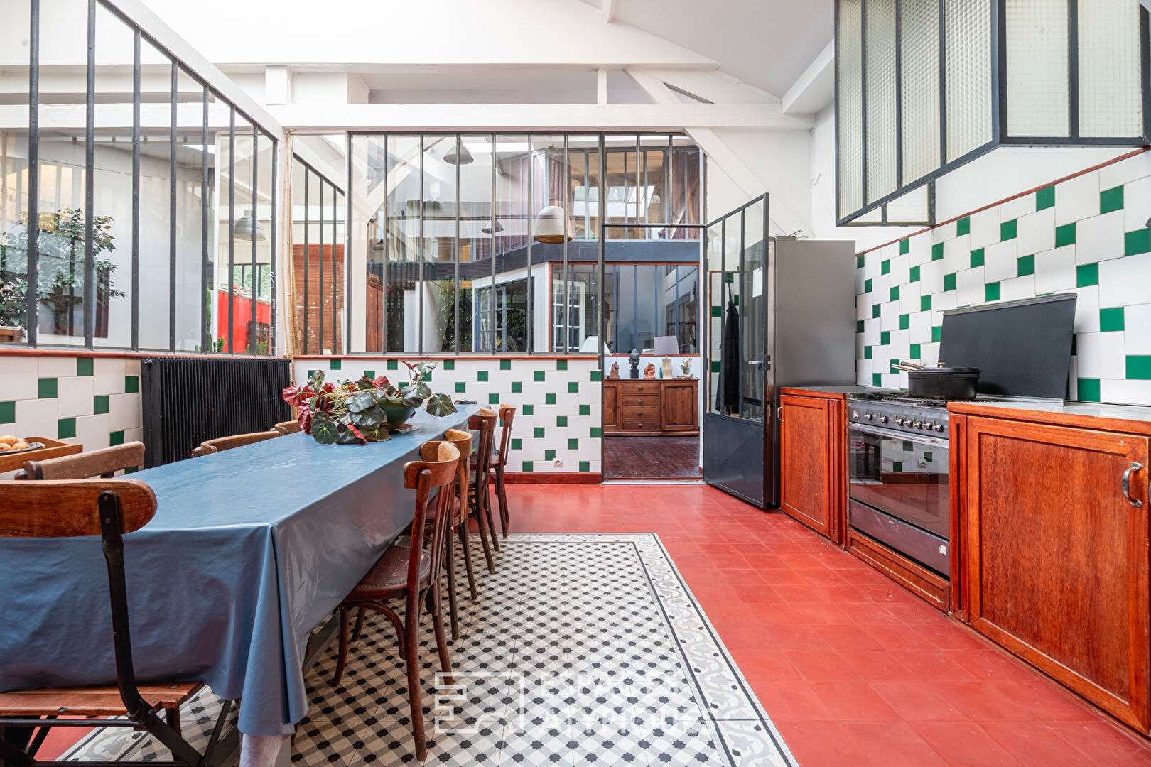 Loft with courtyard, terrace and workshop