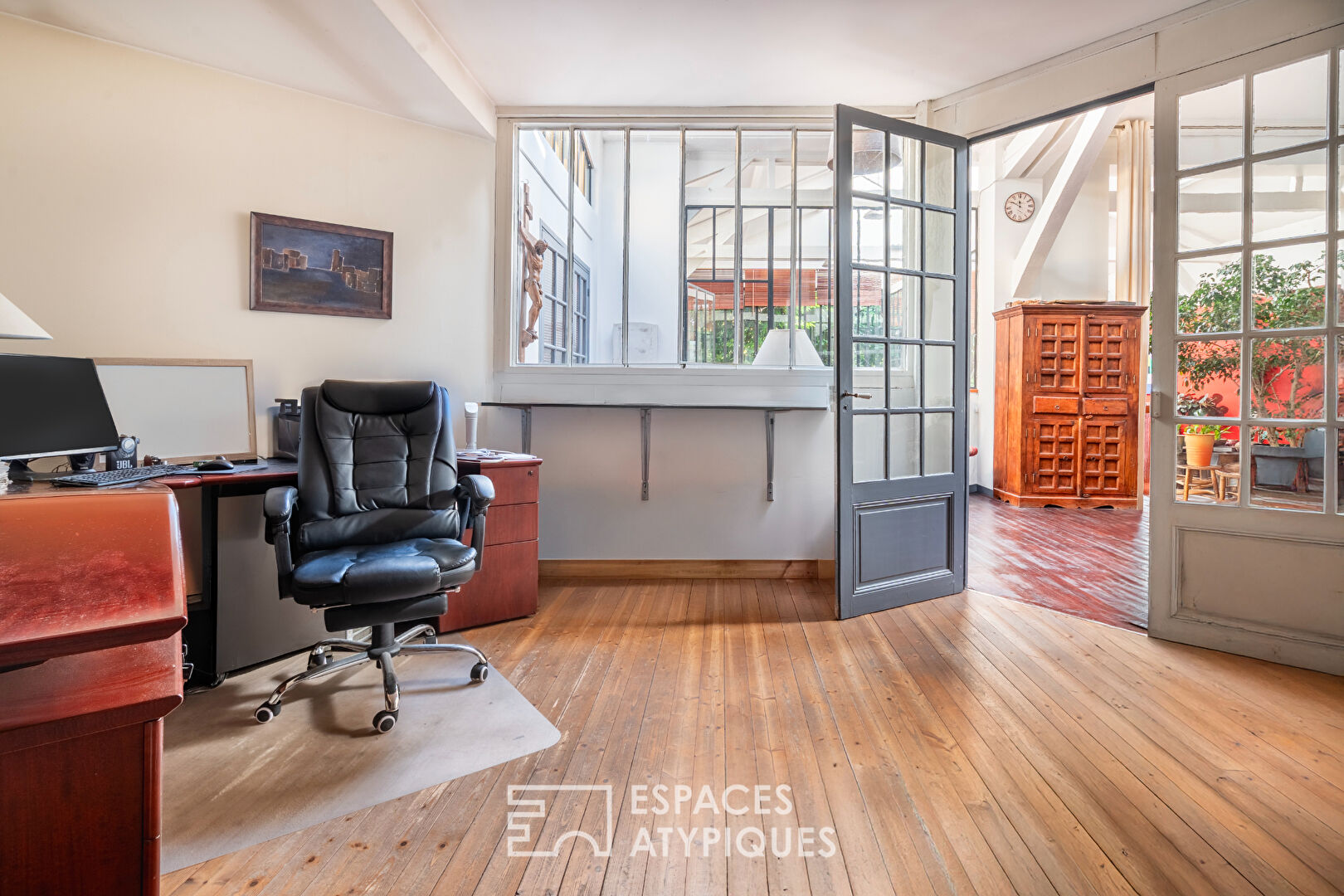 Loft with courtyard, terrace and workshop