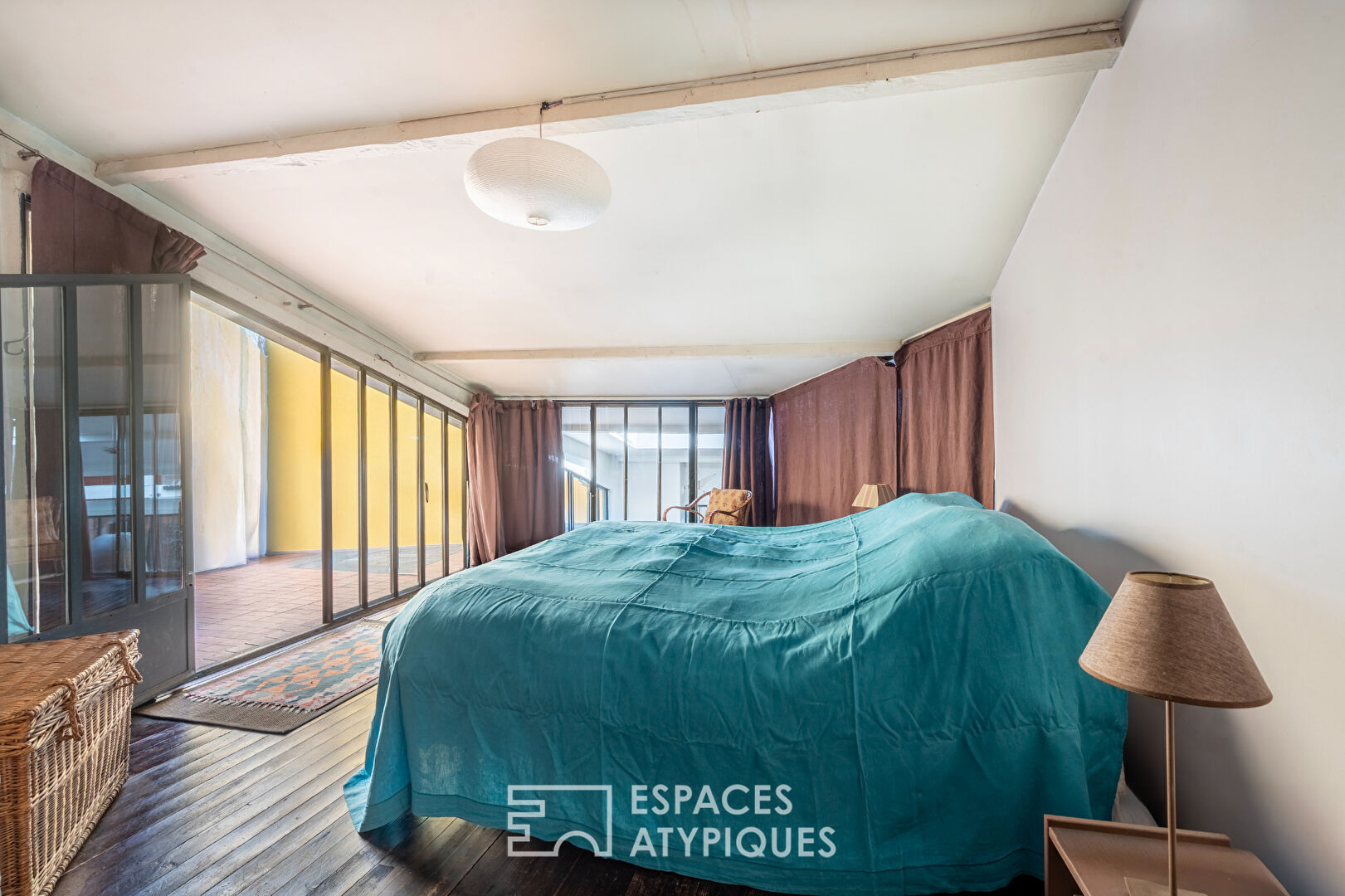 Loft with courtyard, terrace and workshop