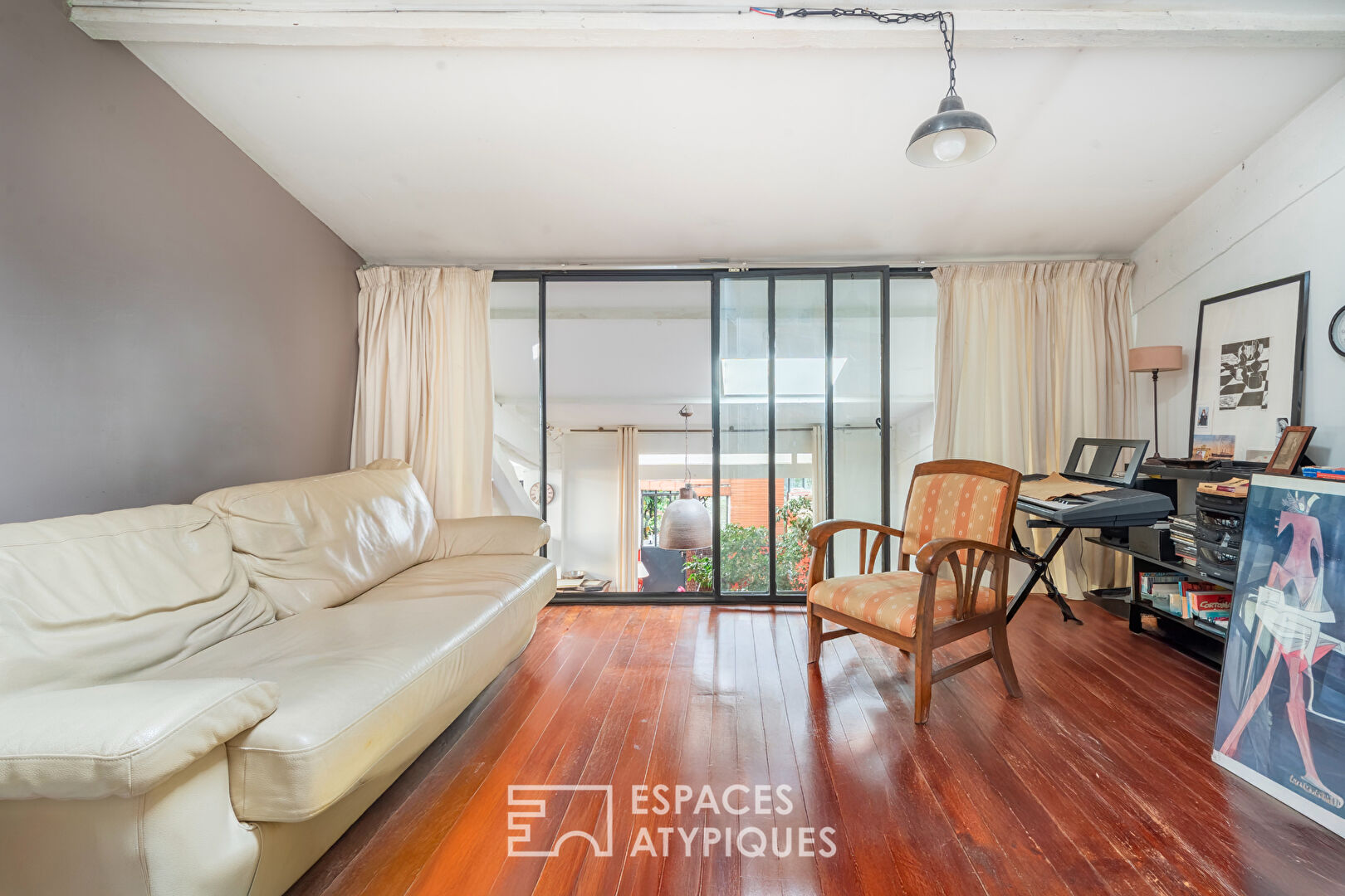 Loft with courtyard, terrace and workshop