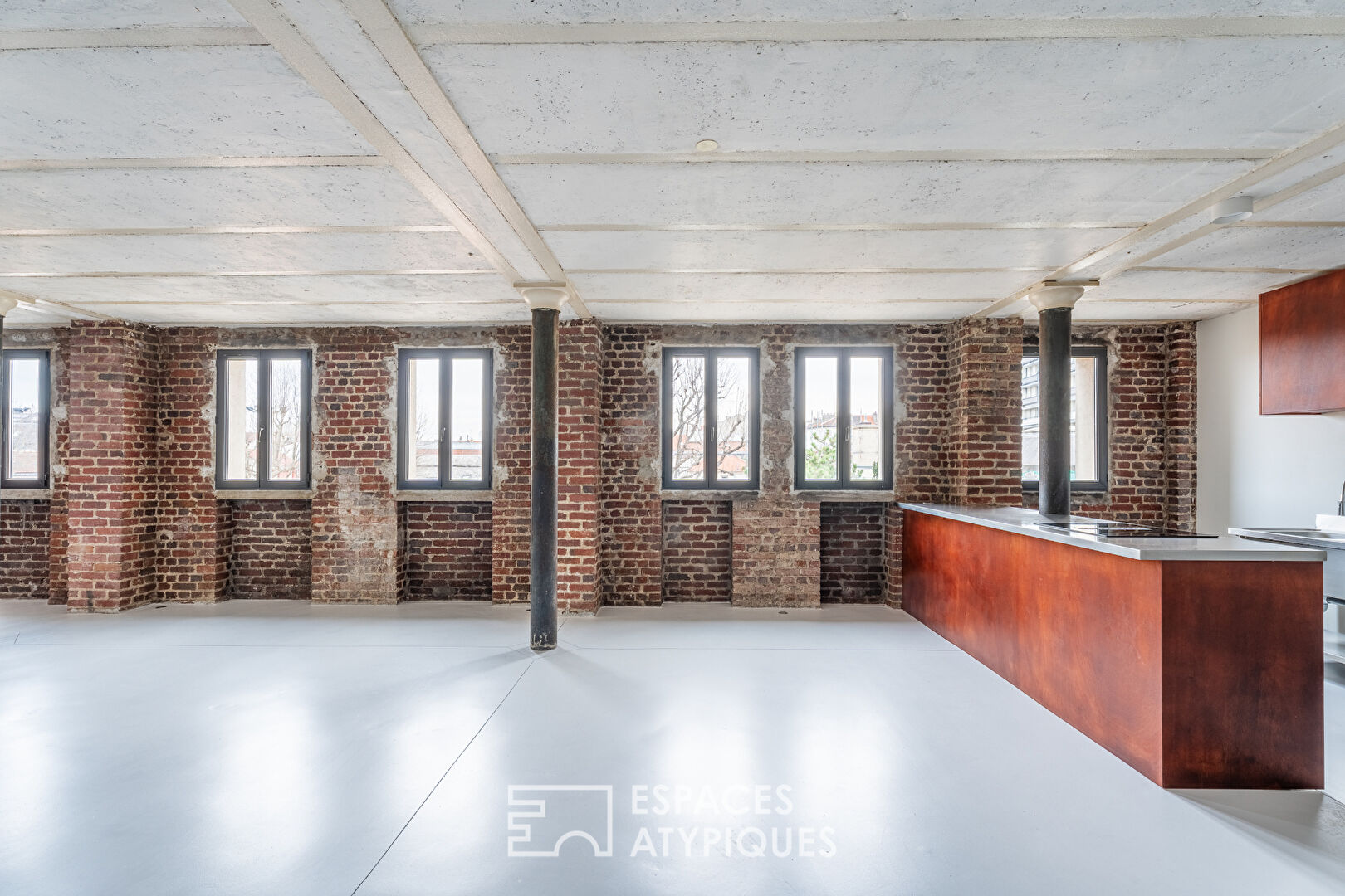 Minimalist loft near Quatre Chemins