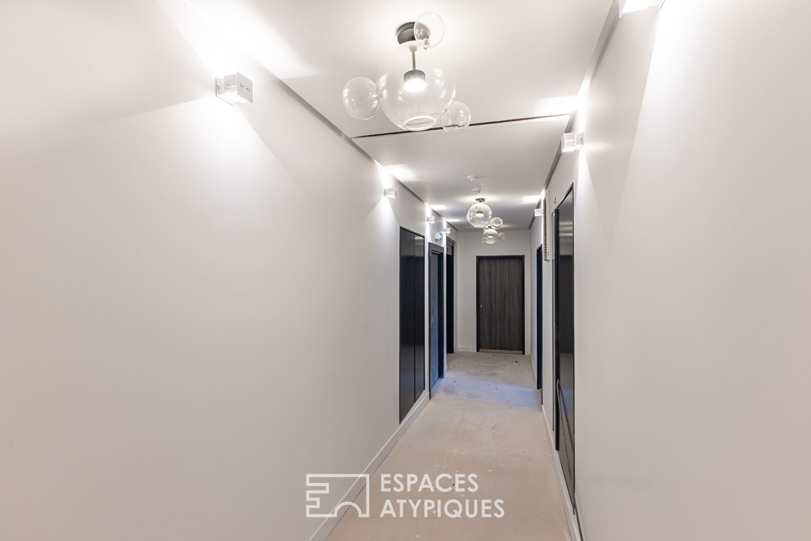 Loft industriel brut à aménager