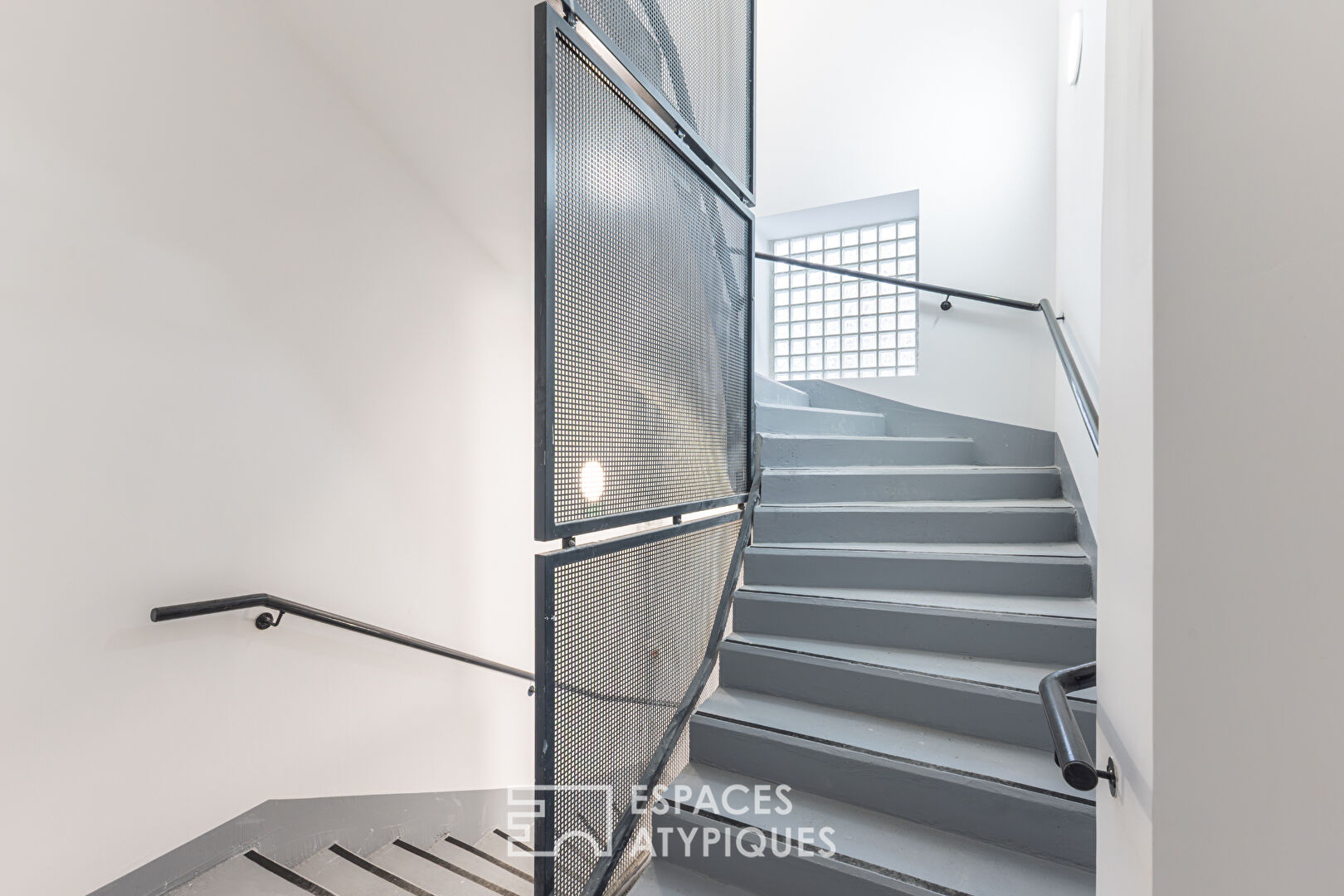 Loft industriel brut à aménager