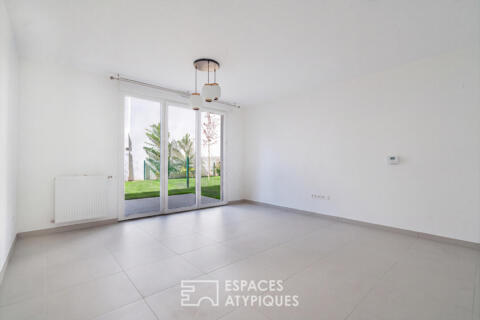 Maison neuve avec jardin