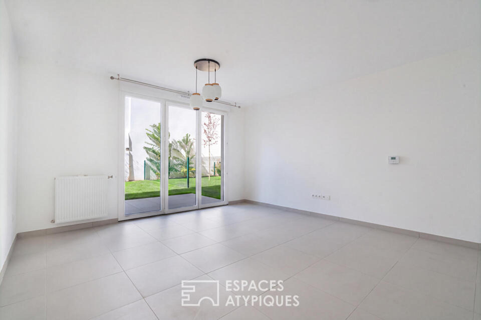 Maison neuve avec jardin