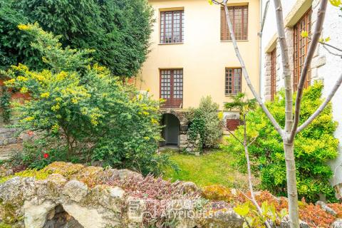 Charming house with garden and terrace in the city centre