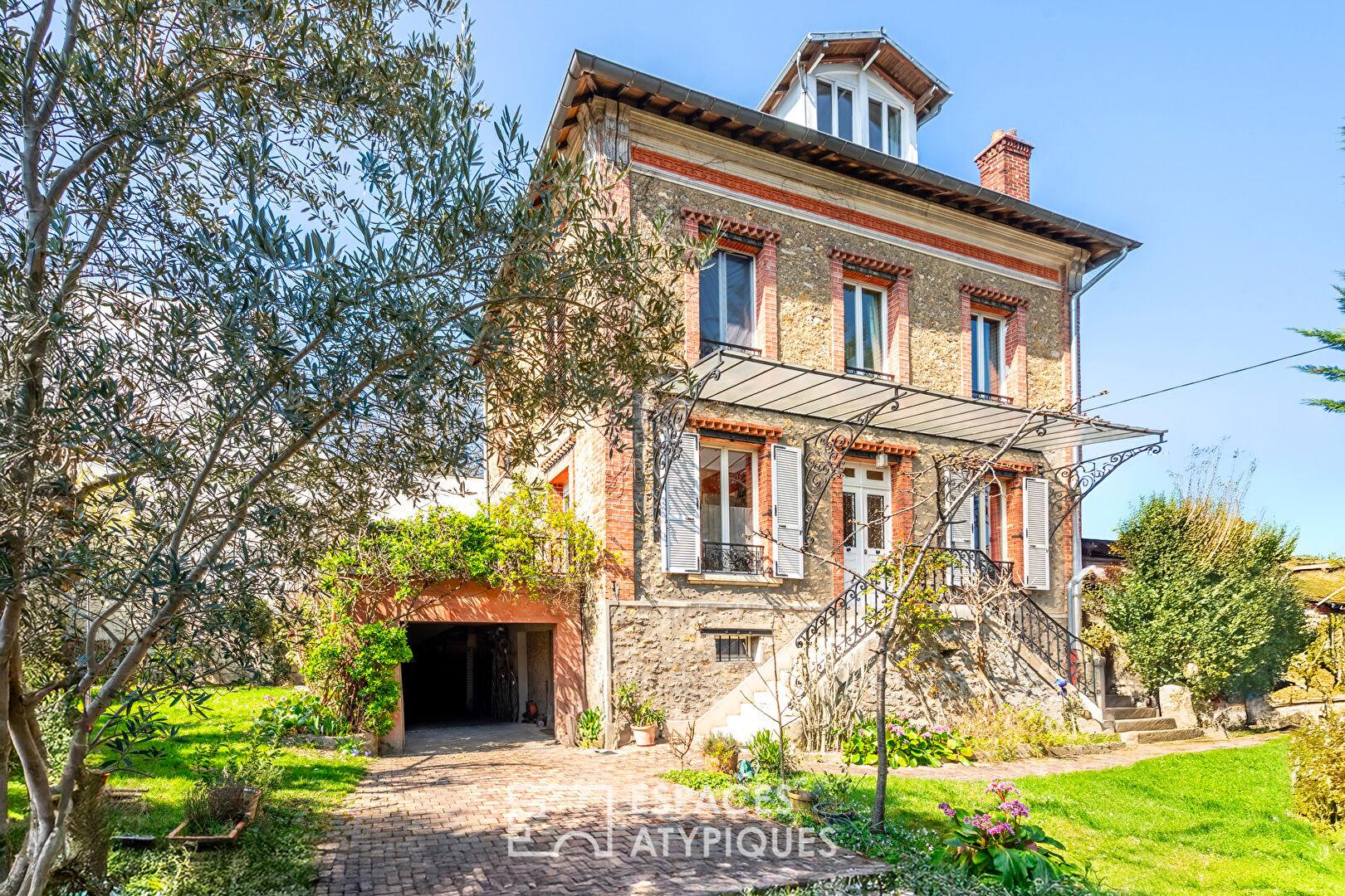 Meulière de caractère avec jardin arboré