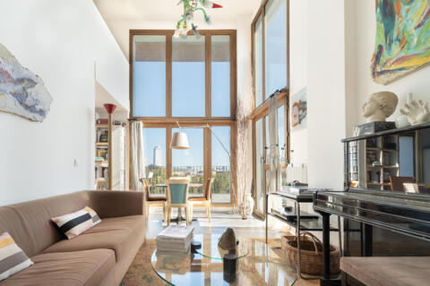 Duplex en dernier étage avec terrasse, vue Seine et Paris