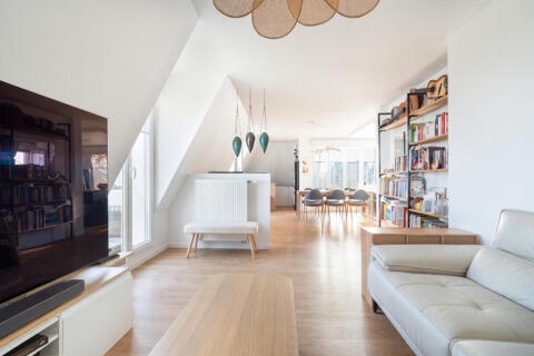 Appartement avec terrasse en dernier étage