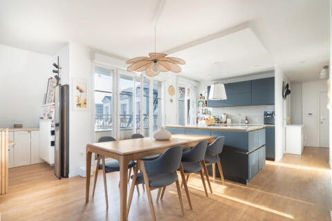 Appartement avec terrasse en dernier étage
