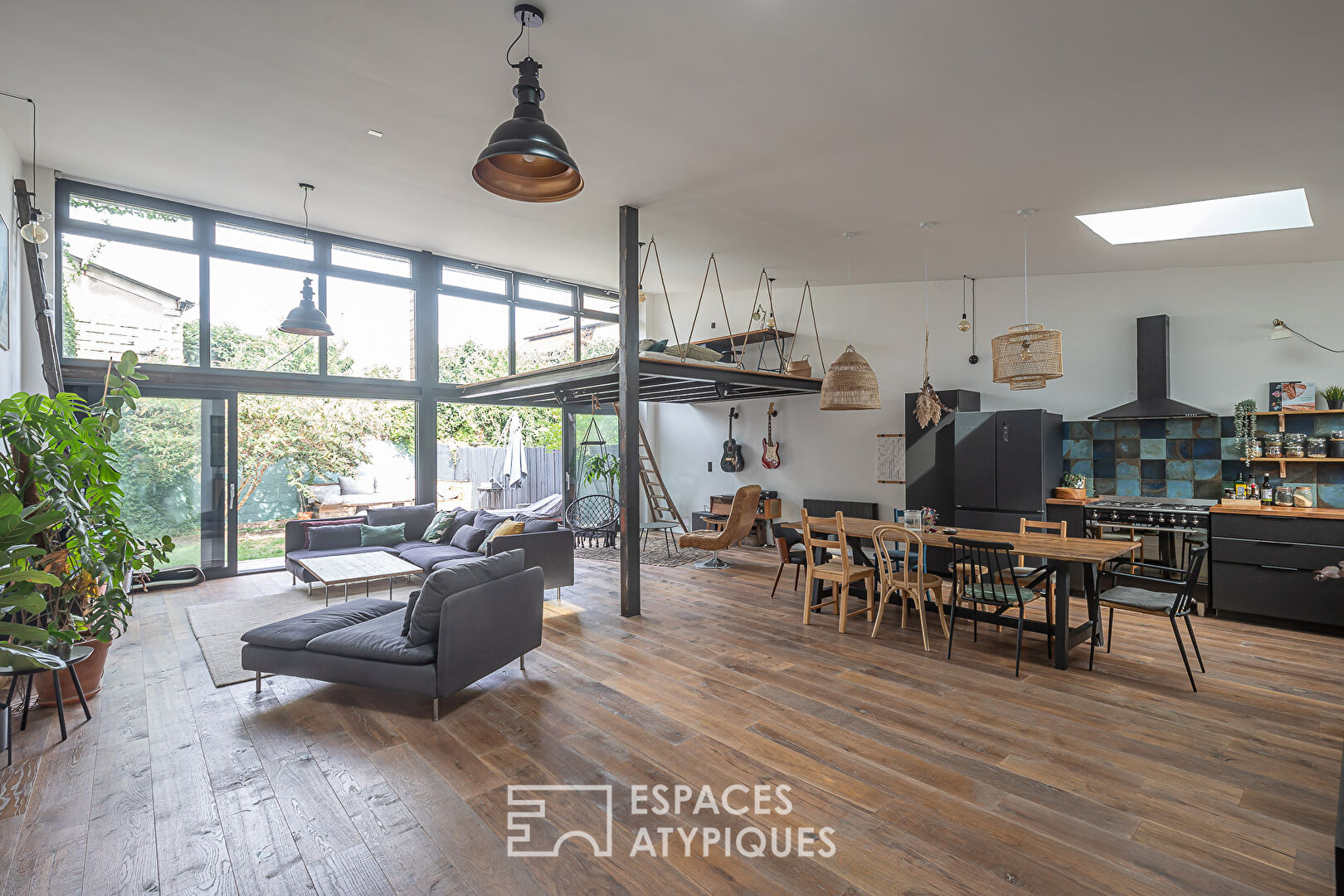 Loft contemporain avec jardin et terrasse