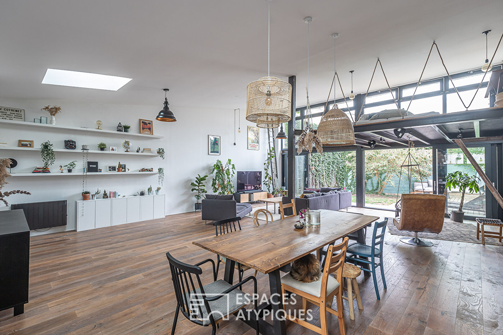 Loft contemporain avec jardin et terrasse