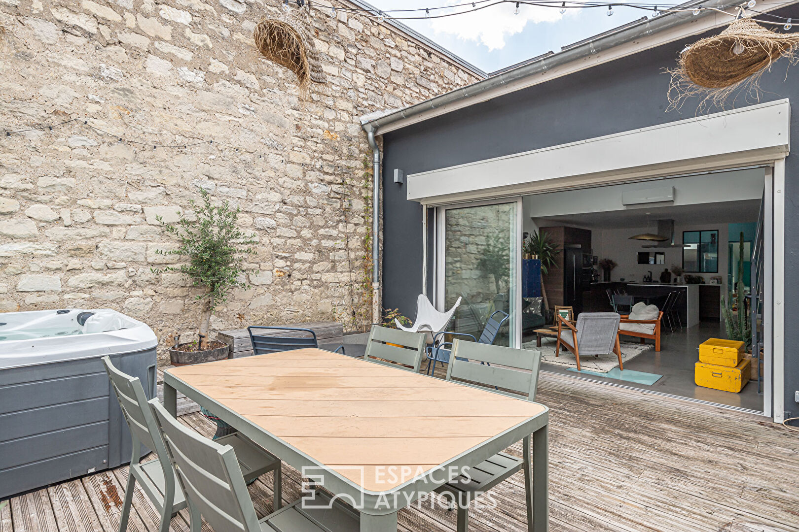 Maison contemporaine avec terrasse