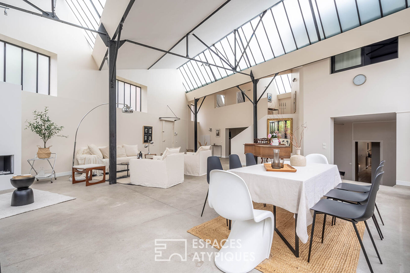 Loft avec terrasse dans anciens ateliers
