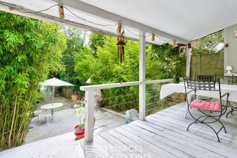 Maison avec jardin et terrasse en bois