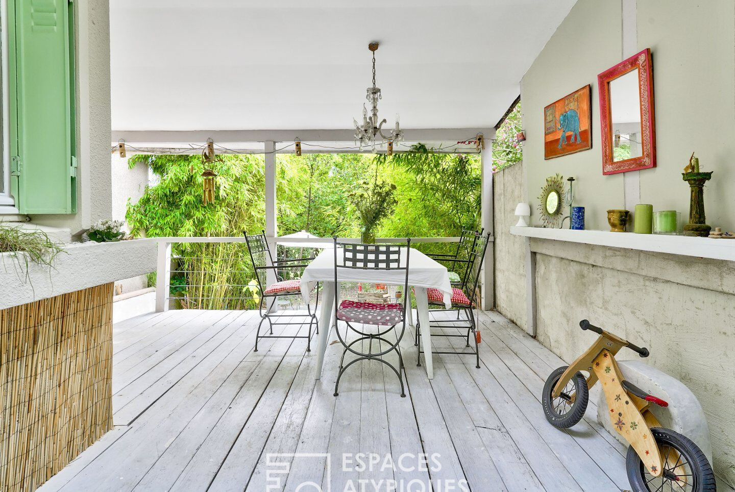 Maison avec jardin et terrasse en bois